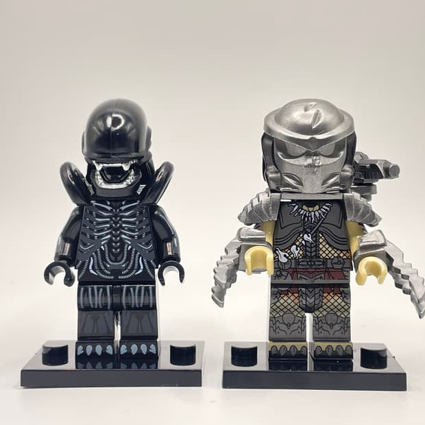 에일리언 피규어 2종