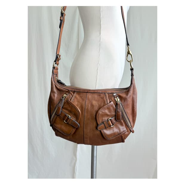 SAZABY 레더 크로스백