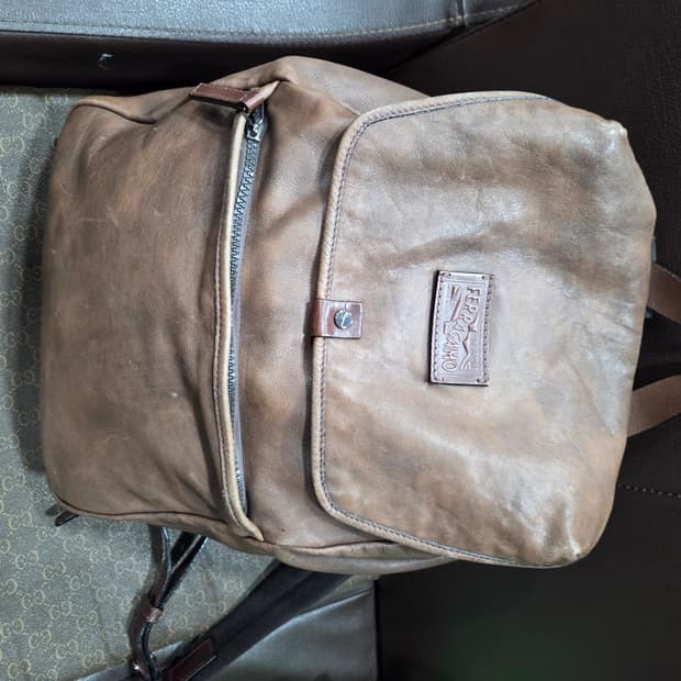 페라가모 가죽백팩