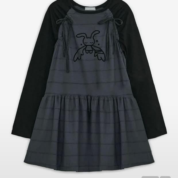 허그유어스킨 엔젤 패치 레글런 드레스 (블랙 차콜)