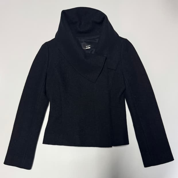 희귀!! 여성 오즈세컨 카라 디테일 울 숏 자켓