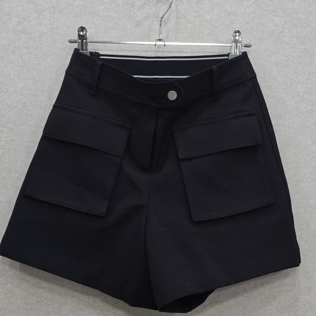 투포켓 디테일 와이드 숏팬츠