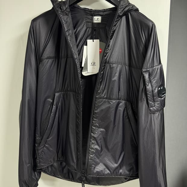 cp컴퍼니 24fw 나다쉘 경량패딩M