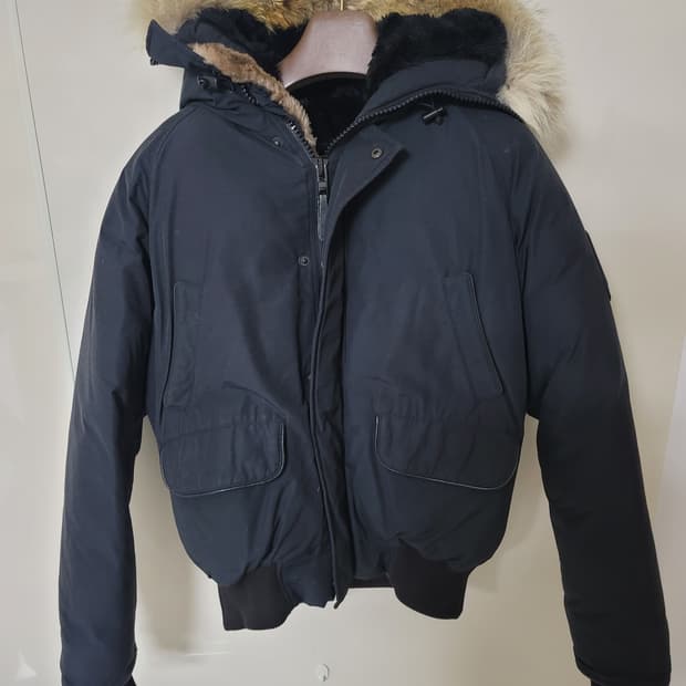 아틱베이 이누빅 대장 봄버 패딩 해외S 남성100정 상태굿