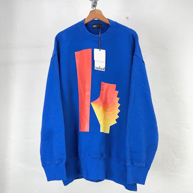 컬러 23aw k 그래픽 풀 오버 그라데이션 스웨트 셔츠