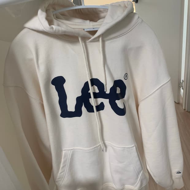 lee 후드티