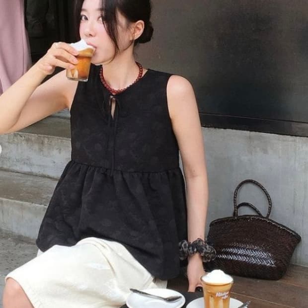 레이브 고민영 나시 블라우스