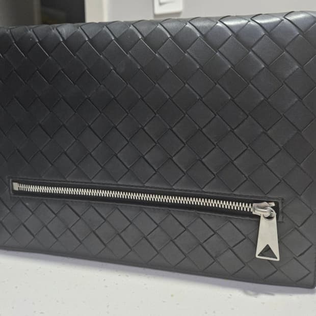 보테가베네타 클러치백 판매합니다