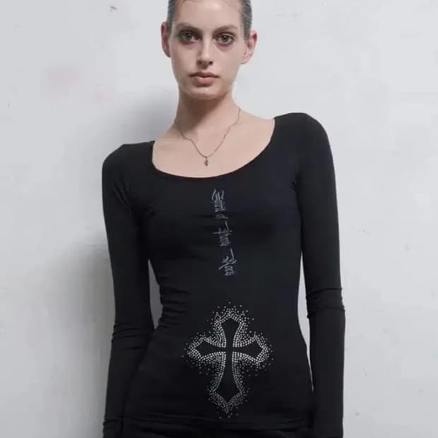 (유일매물)힐다 크로스 핫픽스 롱슬리브 블랙