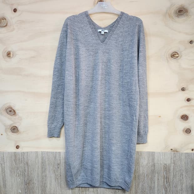 399) 유니클로 V넥 니트 미디 원피스