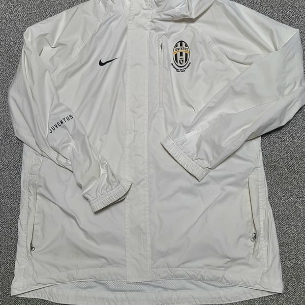 나이키 05 유벤투스 바람막이  105