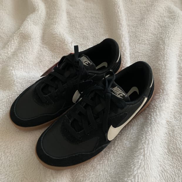 나이키 NIKE 테라 만타 스웨이드 블랙 스니커즈 (새상품)