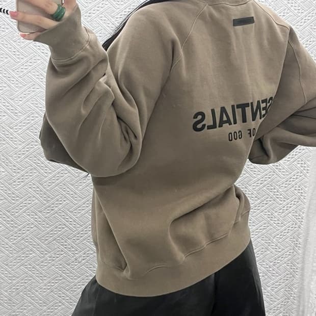 피어 오브 갓 에센셜 빈티지 모던 캐주얼 빅로고 맨투맨 M C10227