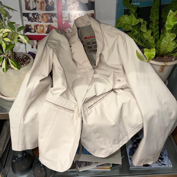 PRADA 아이보리 나일론 자켓