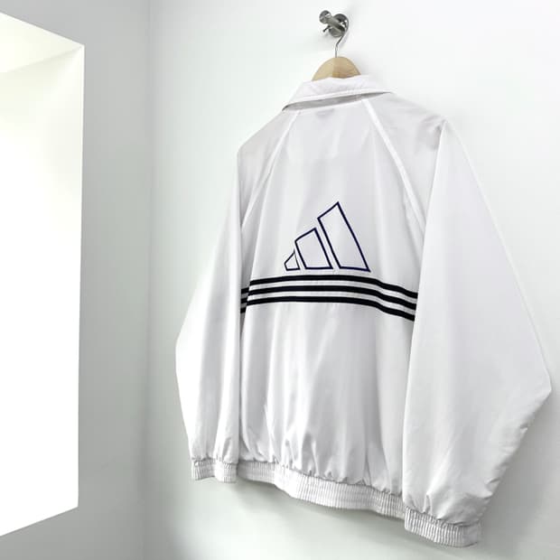 아디다스 빅로고 올드스쿨 화이트 자켓