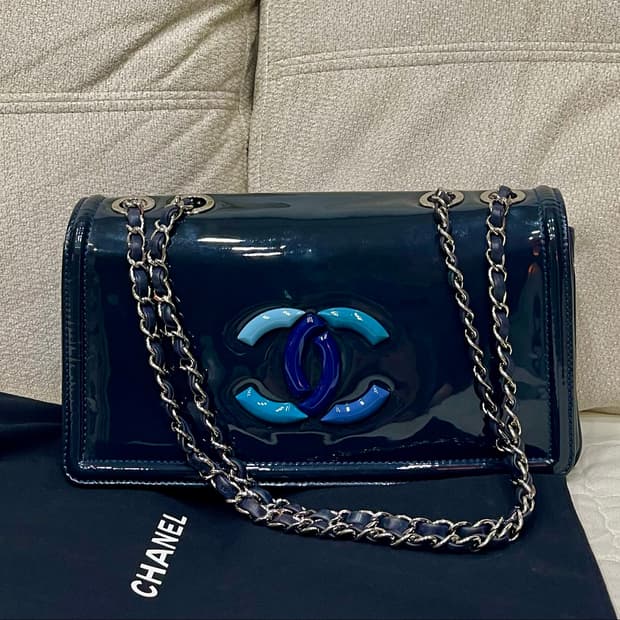 샤넬Chanel 네이비 페이던트 CC로고 플랩백