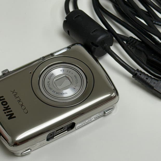 니콘 쿨픽스 S01 실버 디카