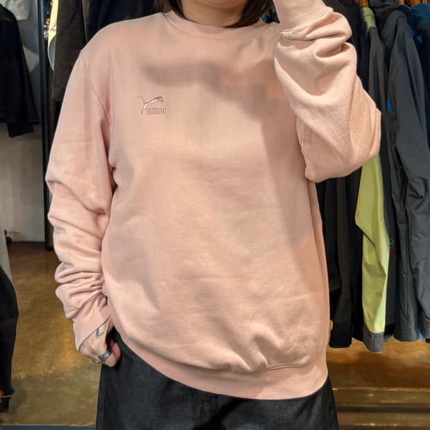 푸마 핑크 맨투맨