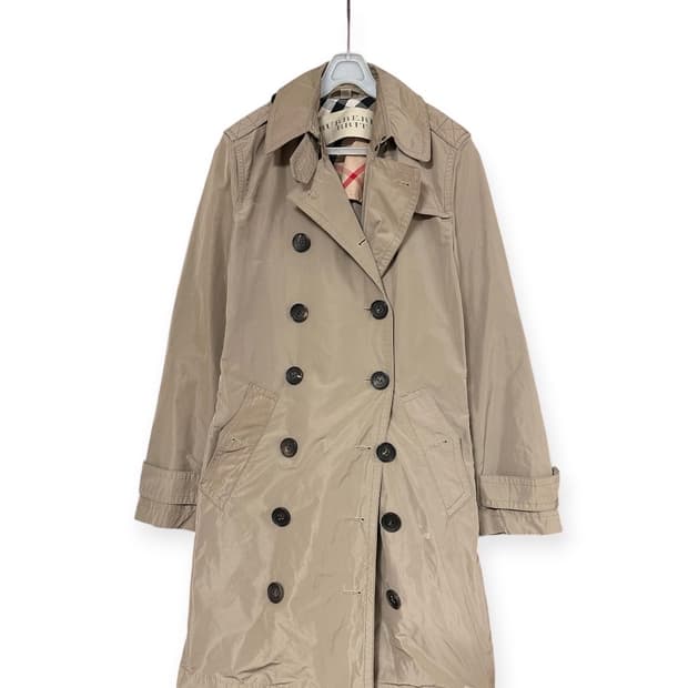 버버리 베이지 더블 트렌치 코트