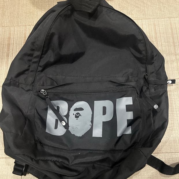 베이프 백팩