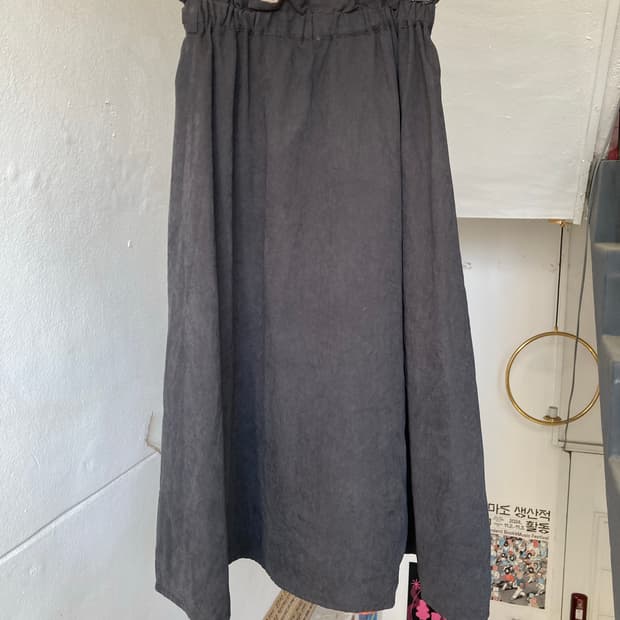 리버시블 미디 볼륨 스커트