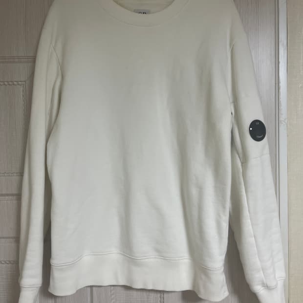 cp컴퍼니 22fw 화이트 맨투맨