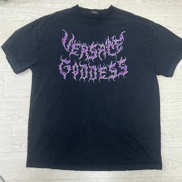 베르사체 로고 프린팅 크루넥 티셔츠