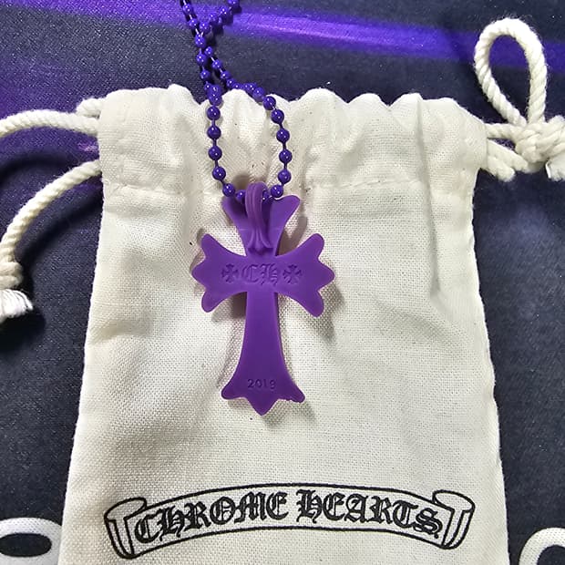 크롬하츠 실리크롬 보라색 팝니다.