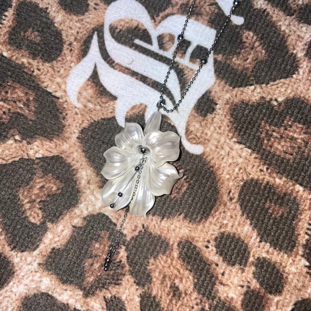 릴리 백합 목걸이