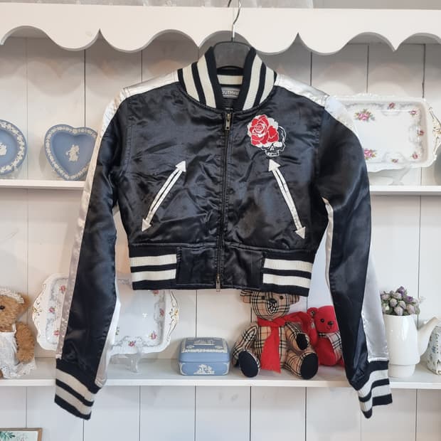 크롭 블랙 봄버 자켓