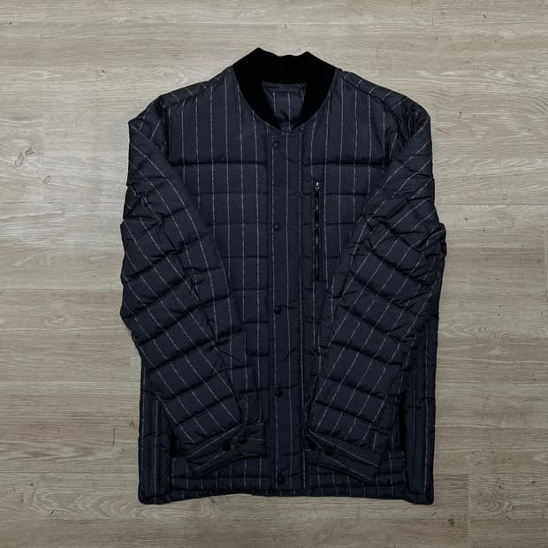 올젠 구스다운 스트라이프 경량 숏 코트패딩 점퍼 [차콜] L/100