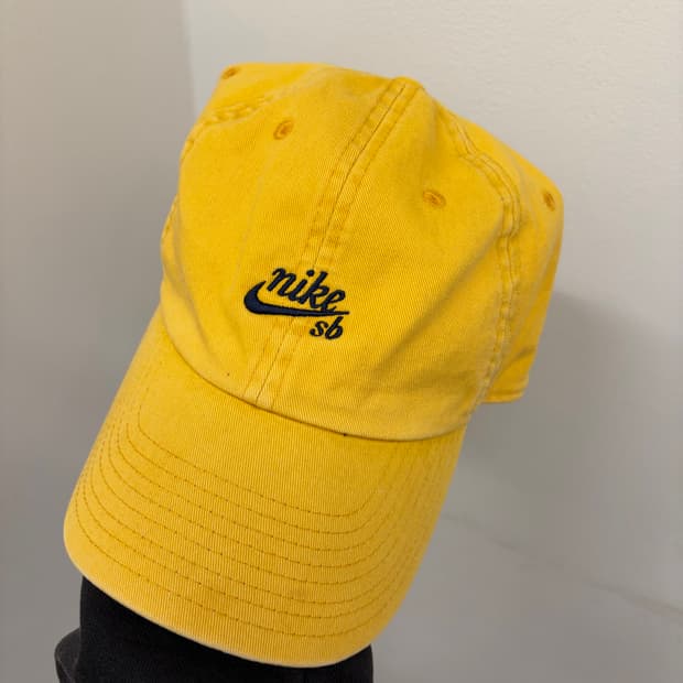 N48. 나이키 볼캡