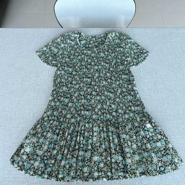 floral pleated top
