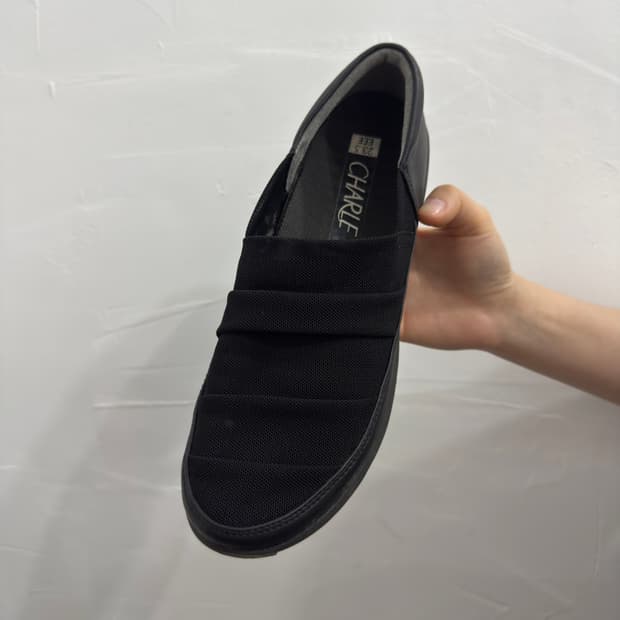charle mesh design shoes