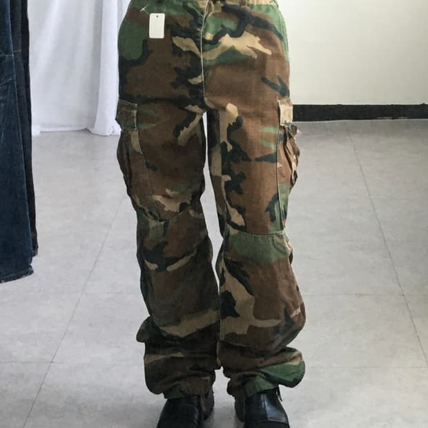 Camo pattern cago pants