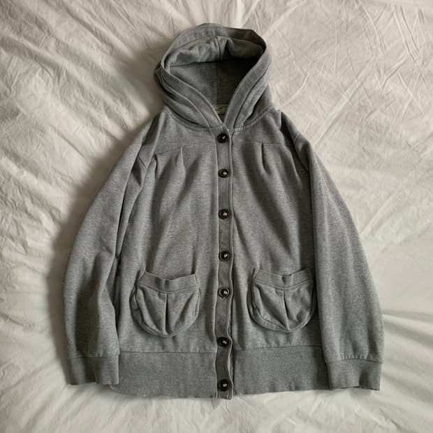 그레이 버튼 후디