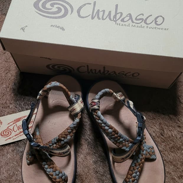 CHUBASCO 여성용 샌들(커피색상.230)