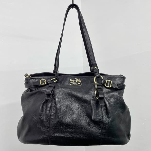 코치 블랙 레더 스트랩 숄더백
