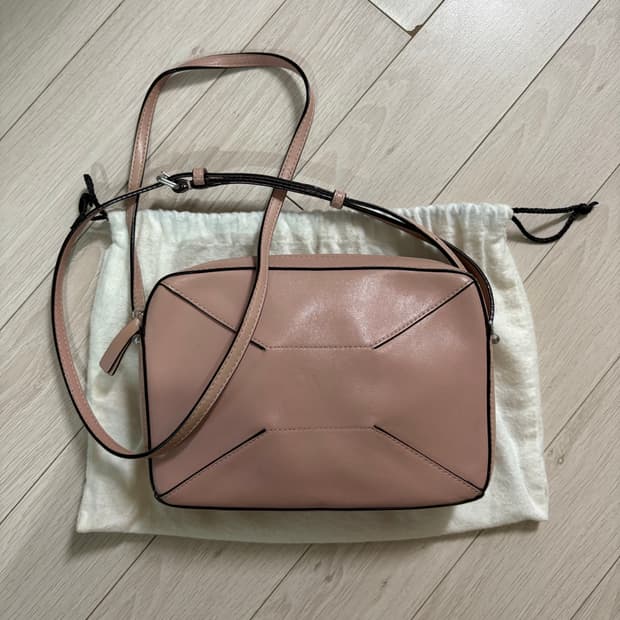 [크리스탈 착용] 마크제이콥스 크로스백