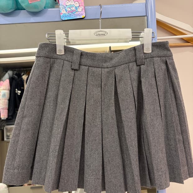 le basement 울 플리츠 스커트