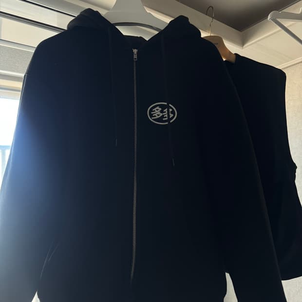 다다 후드집업 판매합니다 3사이즈