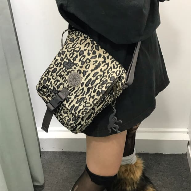 키플링 레오파드 호피 크로스백