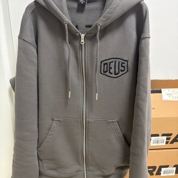 데우스 엑스 마키나 후드집업 차콜 S