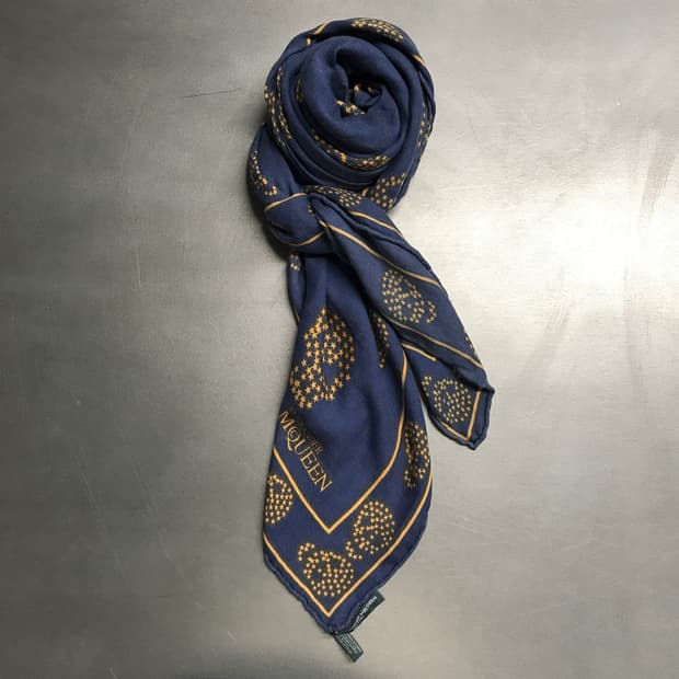 알렉산더 맥퀸 패턴 스카프