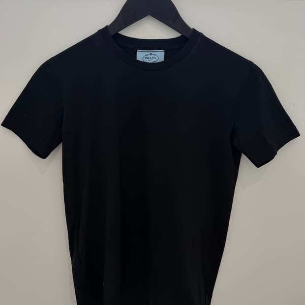 프라다 블랙 반팔티