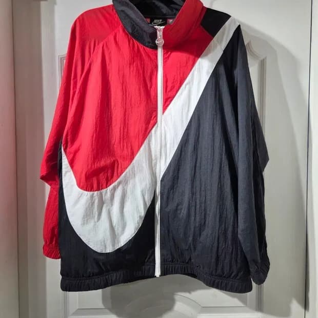 나이키우븐윈드브레이크박시.   L