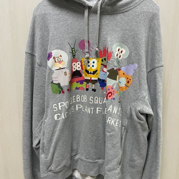 유니클로 캑터스플랜트플리마켓 X 스폰지밥 후드티 XL사이즈