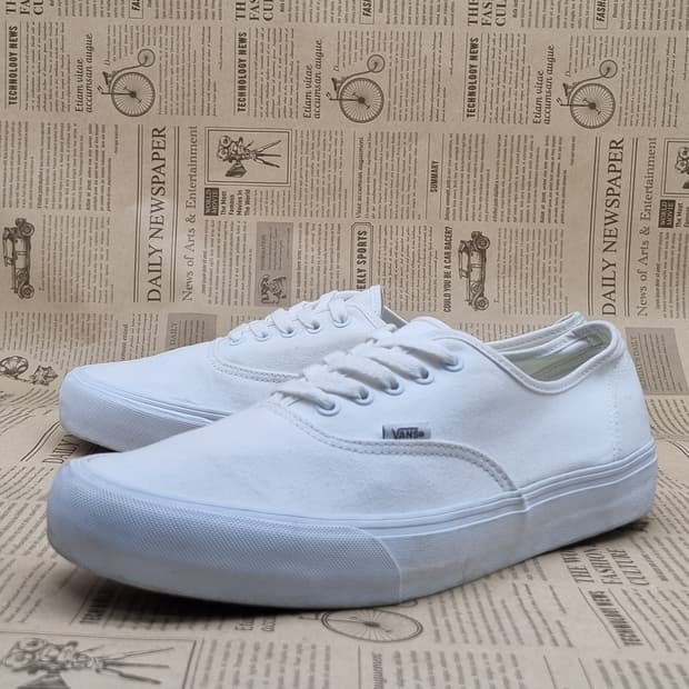 반스 어센틱 VR3 남성스니커즈 300