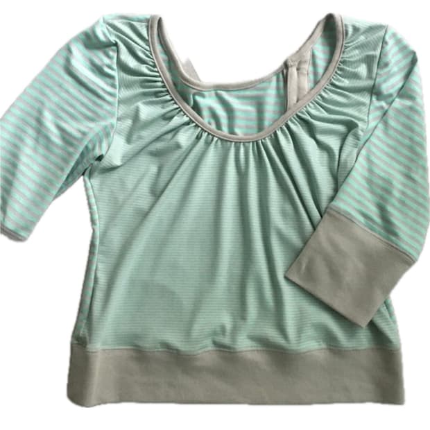 BUTTON STRIPE ASYM HENLEY T-SHIRT MINT