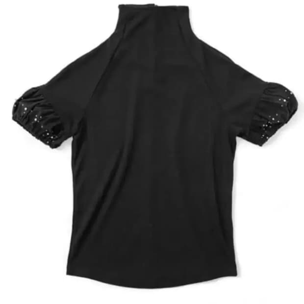 울리카 상투스 하이넥 탑 블랙